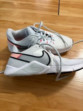 Nike Legend Essential